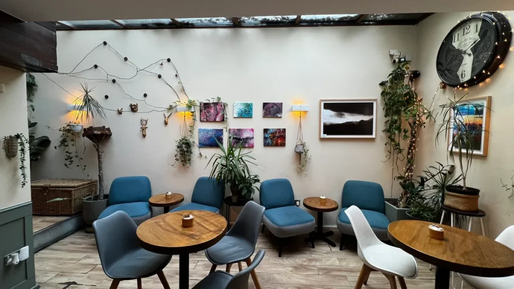 gallery-main-room-1200