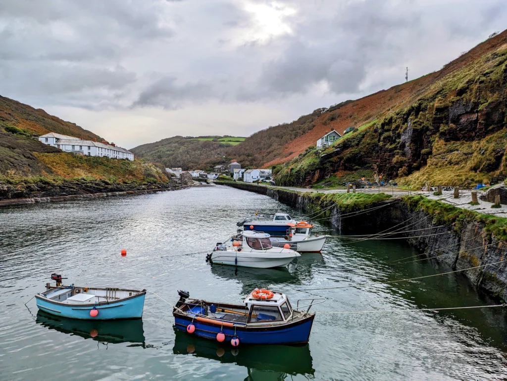 CORNWALL: ENGLAND'S DRAMATIC COASTAL ESCAPE