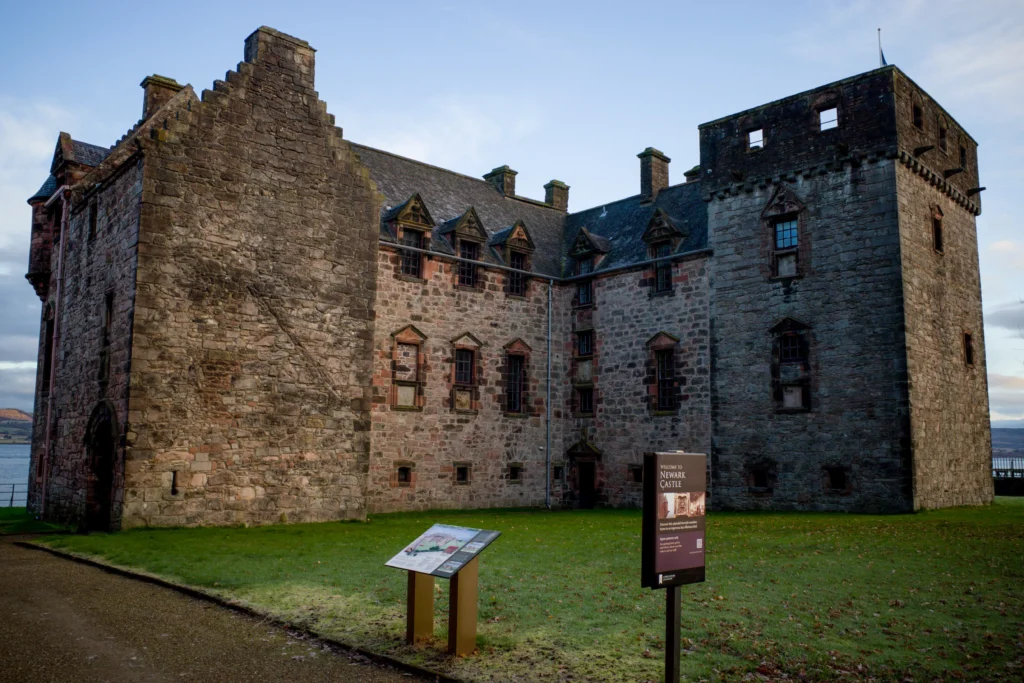 BROUGHTY CASTLE