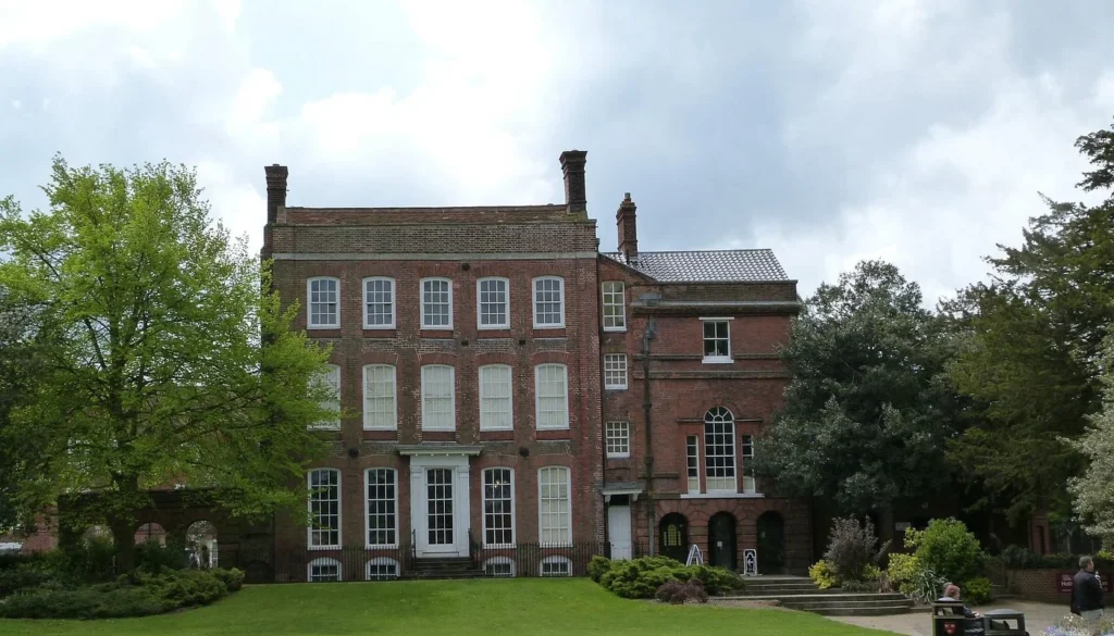 Hollytrees Museum