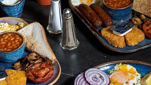 breakfast-served-daily