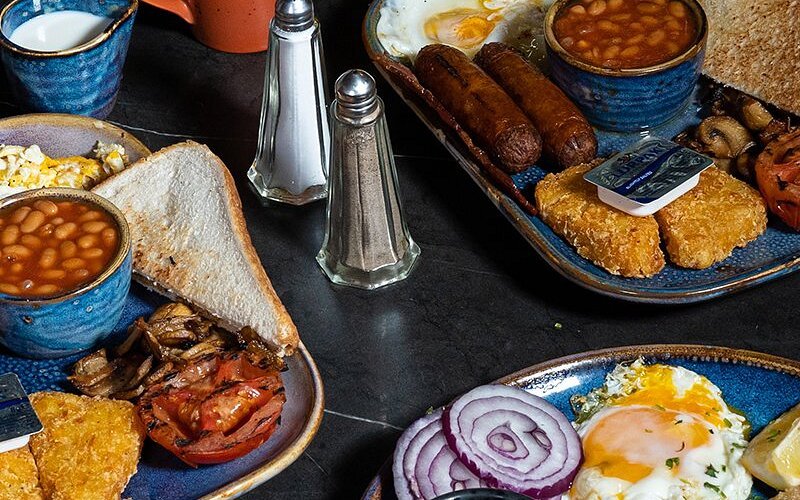 breakfast-served-daily
