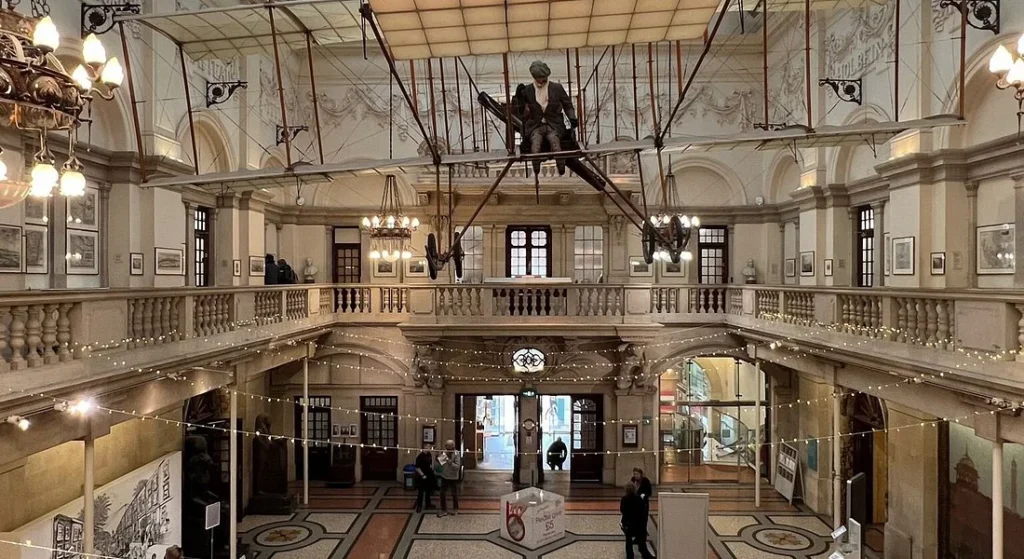 Bristol Museum & Art Gallery